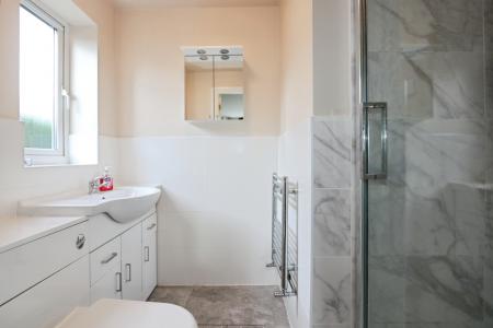 4 bedroom Detached house for sale in Brick Kiln Croft, Measham, DE12