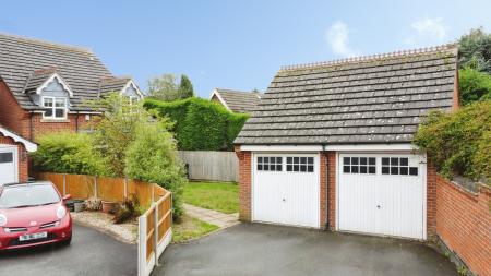 4 bedroom Detached house for sale in Brick Kiln Croft, Measham, DE12