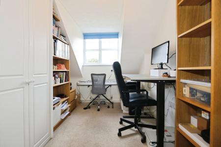 4 bedroom Detached house for sale in Brick Kiln Croft, Measham, DE12