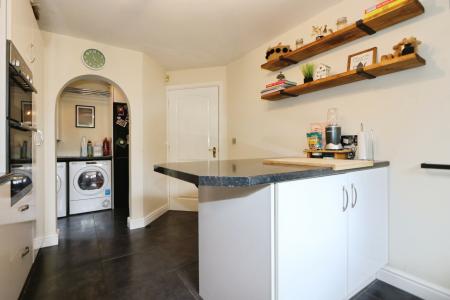4 bedroom Detached house for sale in Brick Kiln Croft, Measham, DE12