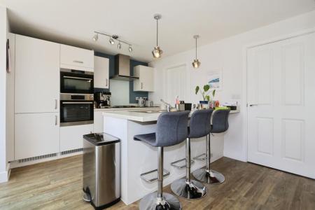 4 bedroom Detached house for sale in Glade Lane, Ashby-De-La-Zouch, LE65