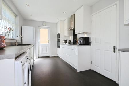 4 bedroom Detached house for sale in Pennine Way, Ashby-De-La-Zouch, LE65