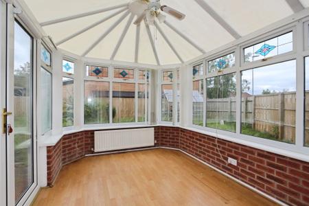 4 bedroom Detached house for sale in Hailebury Avenue, Ashby-De-La-Zouch, LE65