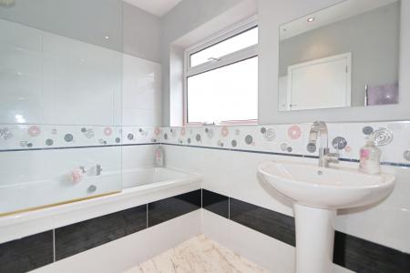 4 bedroom Detached house for sale in Heather Lane, Packington, LE65