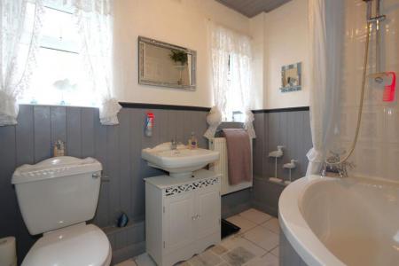 3 bedroom Semi-detached house for sale in Ashby Road, Osgathorpe, LE12
