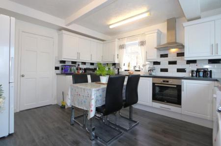 3 bedroom Semi-detached house for sale in Ashby Road, Osgathorpe, LE12
