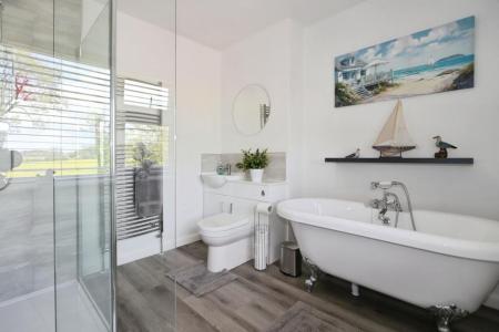 3 bedroom Semi-detached house for sale in Ashby Road, Osgathorpe, LE12