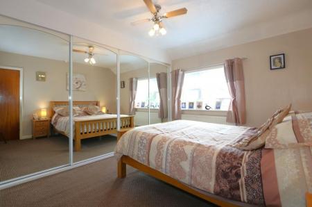 3 bedroom Semi-detached house for sale in Ashby Road, Osgathorpe, LE12