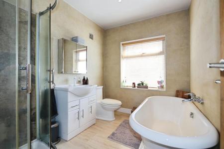 5 bedroom Detached house for sale in Atherstone Road, Measham, DE12