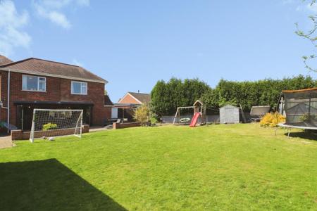 5 bedroom Detached house for sale in Atherstone Road, Measham, DE12