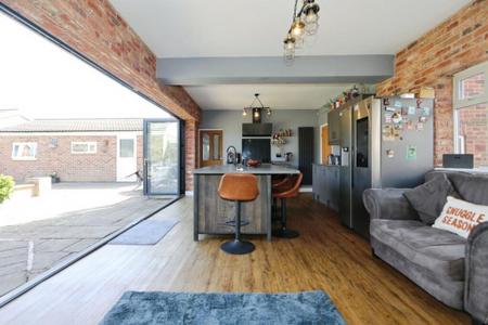 5 bedroom Detached house for sale in Atherstone Road, Measham, DE12