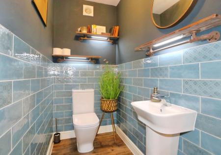 5 bedroom Detached house for sale in Stone Row Place, Moira, DE12