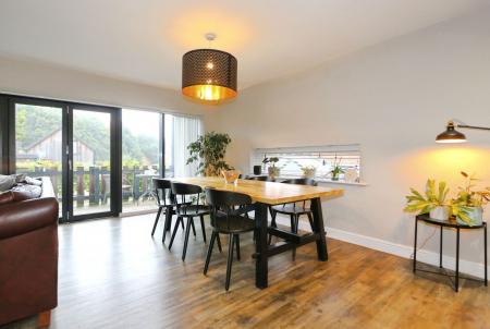 5 bedroom Detached house for sale in Stone Row Place, Moira, DE12