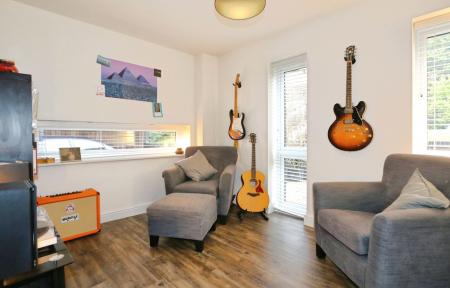5 bedroom Detached house for sale in Stone Row Place, Moira, DE12