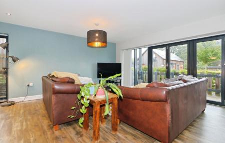 5 bedroom Detached house for sale in Stone Row Place, Moira, DE12