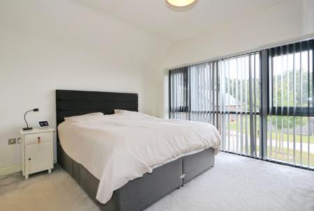 5 bedroom Detached house for sale in Stone Row Place, Moira, DE12