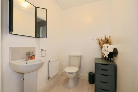 3 bedroom Semi-detached house for sale in Hildersham Road, Ashby-De-La-Zouch, LE65