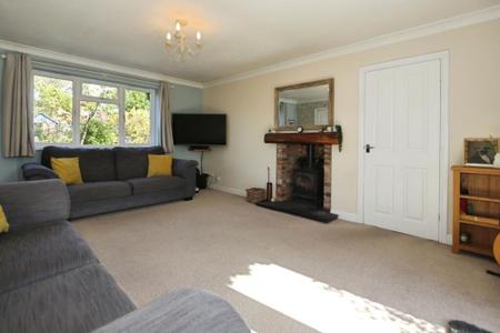 2 bedroom Semi-detached house for sale in Atkinson Road, Ashby-De-La-Zouch, LE65