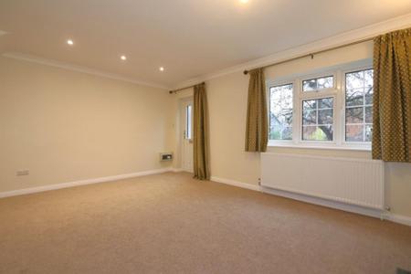 4 bedroom Semi-detached house for sale in Chantry Close, Melbourne, DE73