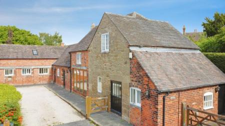 5 bedroom Detached house for sale in Woodhouses, Melbourne, DE73