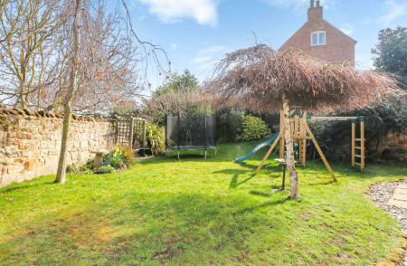 5 bedroom Detached house for sale in Woodhouses, Melbourne, DE73