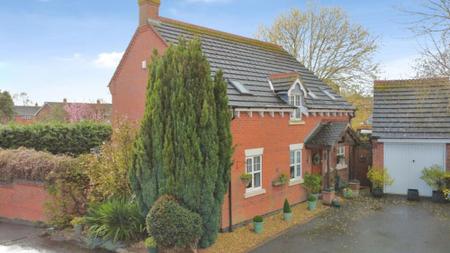 3 bedroom Detached house for sale in Brick Kiln Croft, Measham, DE12