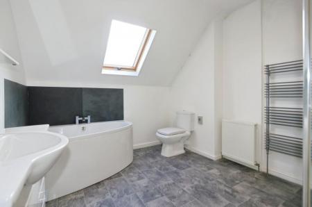 4 bedroom Detached house for sale in Park Lane, Castle Donington, DE74