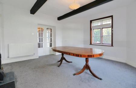 4 bedroom Detached house for sale in Park Lane, Castle Donington, DE74