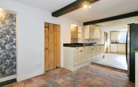 4 bedroom Detached house for sale in Park Lane, Castle Donington, DE74