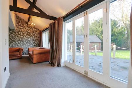 4 bedroom Detached house for sale in Park Lane, Castle Donington, DE74