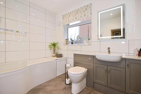 2 bedroom Detached bungalow for sale in Burton Road, Ashby-De-La-Zouch, LE65