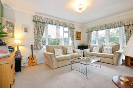 2 bedroom Detached bungalow for sale in Burton Road, Ashby-De-La-Zouch, LE65