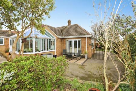 2 bedroom Detached bungalow for sale in Burton Road, Ashby-De-La-Zouch, LE65