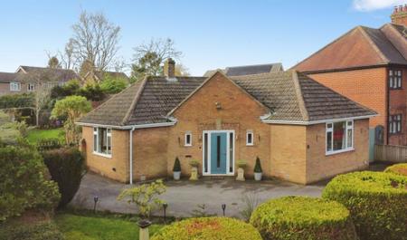 2 bedroom Detached bungalow for sale in Burton Road, Ashby-De-La-Zouch, LE65