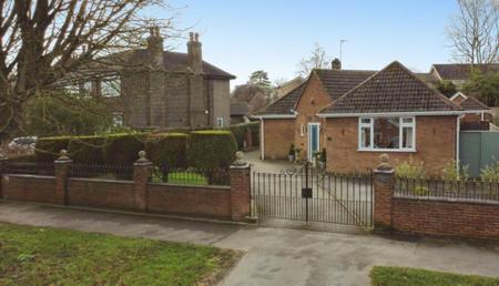 2 bedroom Detached bungalow for sale in Burton Road, Ashby-De-La-Zouch, LE65