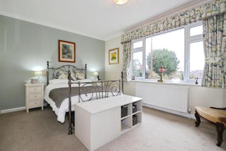 2 bedroom Detached bungalow for sale in Burton Road, Ashby-De-La-Zouch, LE65