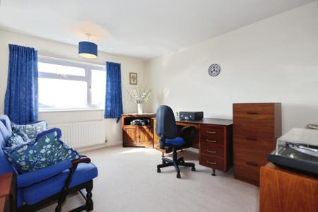 4 bedroom Detached house for sale in Chiltern Rise, Ashby-De-La-Zouch, LE65