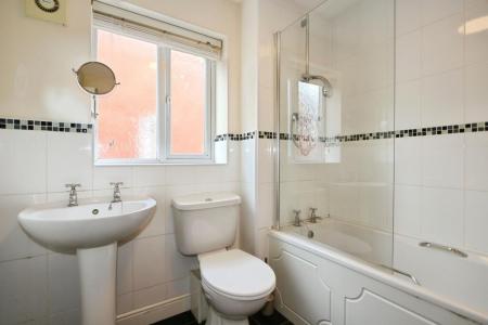 4 bedroom Detached house for sale in Drew Court, Ashby-De-La-Zouch, LE65