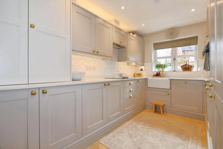 4 bedroom Detached house for sale in Tamworth Road, Ashby-De-La-Zouch, LE65