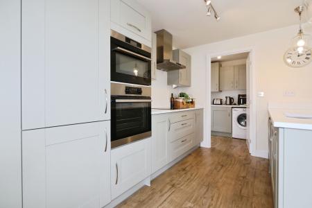4 bedroom Detached house for sale in School Lane, Ashby-De-La-Zouch, LE65