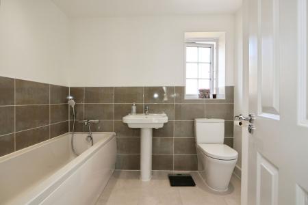 4 bedroom Detached house for sale in School Lane, Ashby-De-La-Zouch, LE65