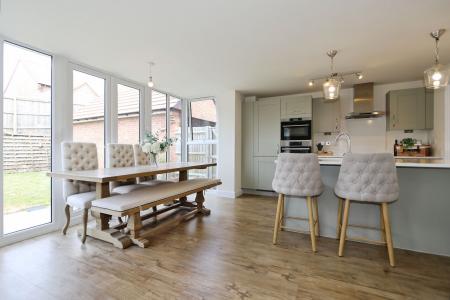 4 bedroom Detached house for sale in School Lane, Ashby-De-La-Zouch, LE65