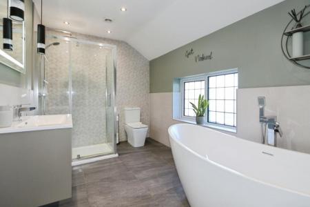 5 bedroom Detached house for sale in Station Road, Melbourne, DE73