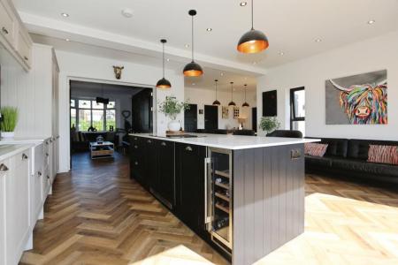 5 bedroom Detached house for sale in Station Road, Melbourne, DE73