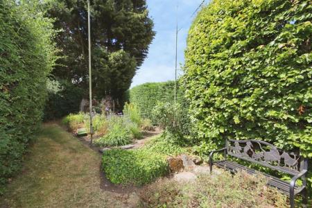 2 bedroom Detached house for sale in Ashby Road, Ticknall, DE73