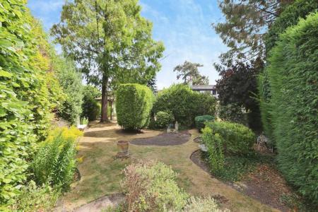 2 bedroom Detached house for sale in Ashby Road, Ticknall, DE73
