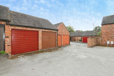 2 bedroom Semi-detached bungalow for sale in Hayes Farm Court, Ticknall, DE73