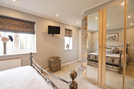 4 bedroom Detached house for sale in Oundle Close, Ashby-De-La-Zouch, LE65
