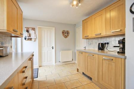 4 bedroom Detached house for sale in Oundle Close, Ashby-De-La-Zouch, LE65