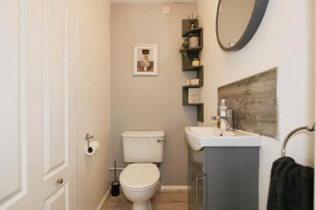 4 bedroom Detached house for sale in Oundle Close, Ashby-De-La-Zouch, LE65